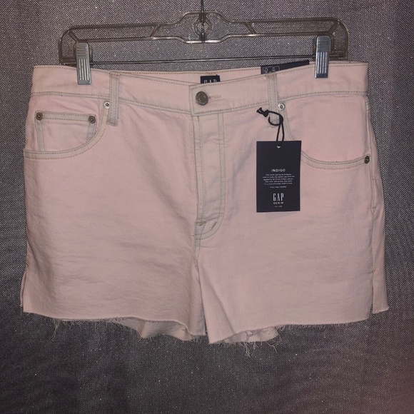 GAP High Rise Shorts - Picture 2 of 4